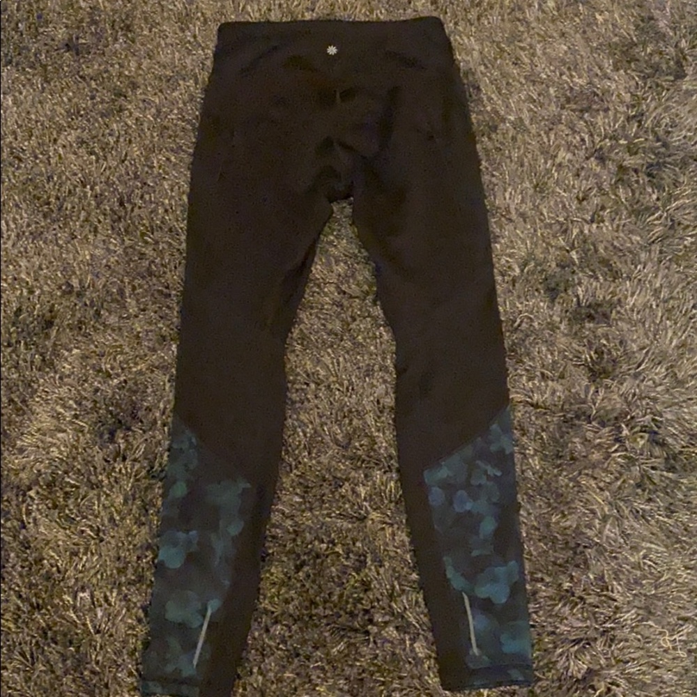 Like NEW! Athleta Traverse Frost Tights - Picture 8 of 10